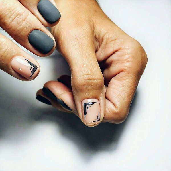Маникюр на короткие ногти Минимализм