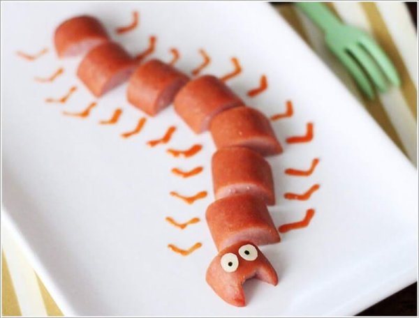 Украшение из сосисок