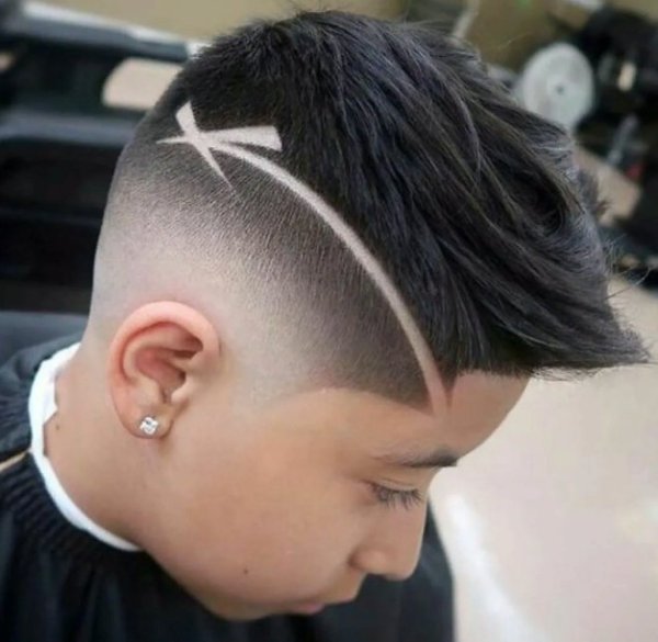 Детская стрижка с полосками