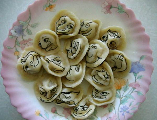 Смешной пельмень