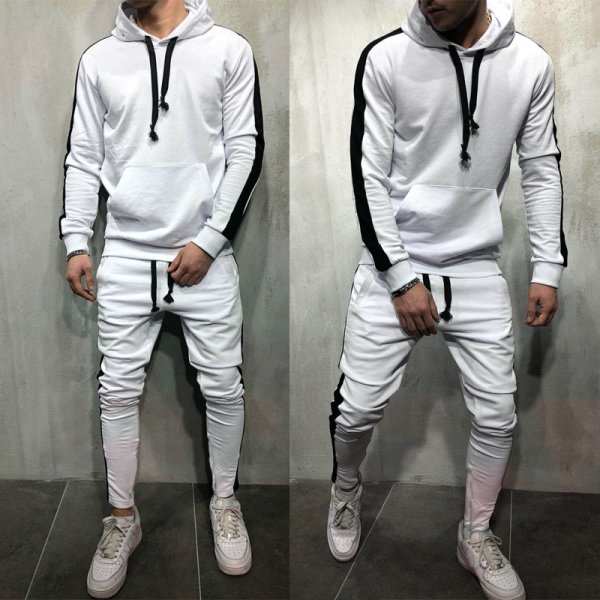 Мужчина в спортивном костюме