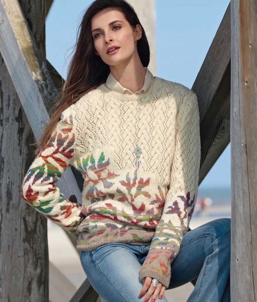 Вязаный свитер с орнаментом