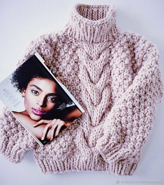 Свитер крупной вязки женский