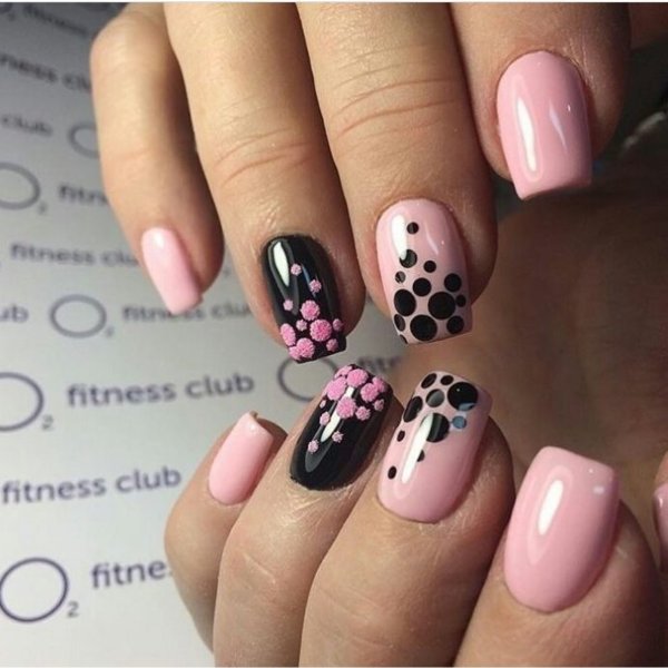 Красивый маникюр на короткие ногти