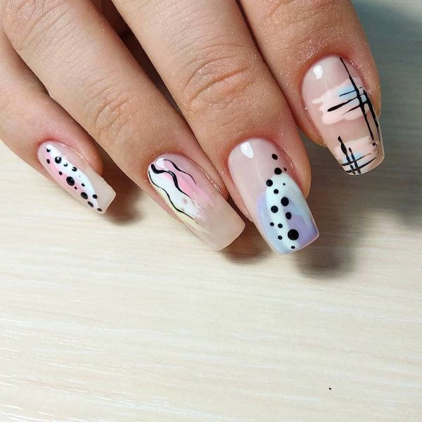 Дизайн ногтей абстракция