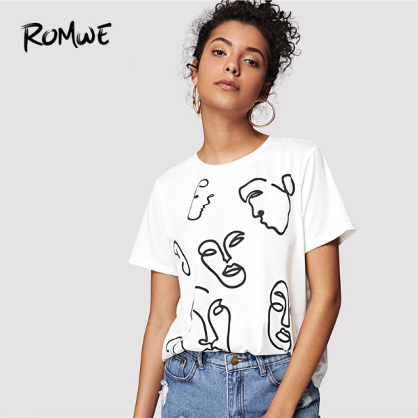 Белая футболка с принтом