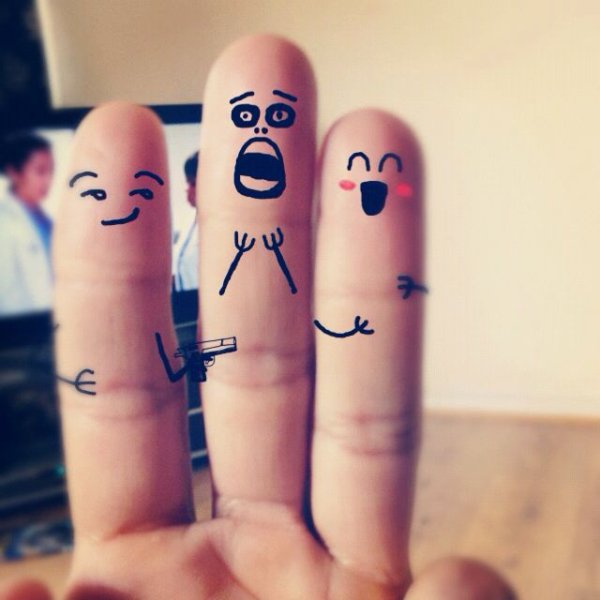 Мордочки на пальцах