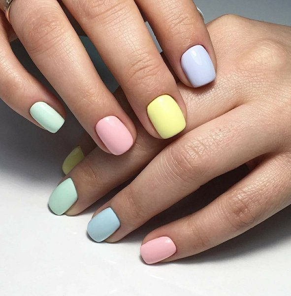 Маникюр летний отднотон