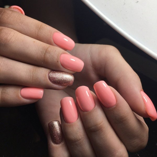 Летний маникюр однотонный