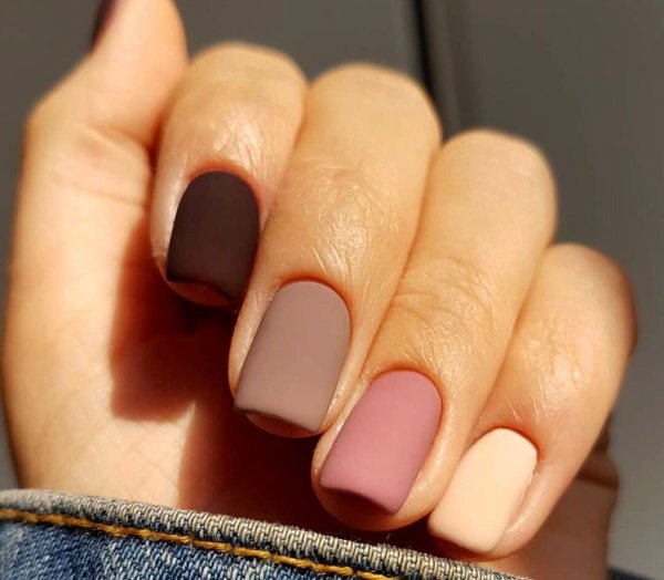 Однотонный маникюр