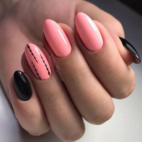 Маниккюрчерный с розовым