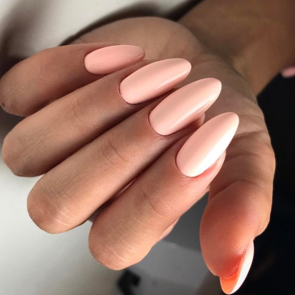 Персиковый маникюр миндаль 2022