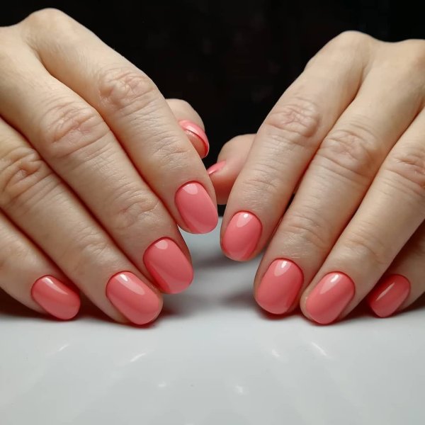 Маникюр однотонное покрытие