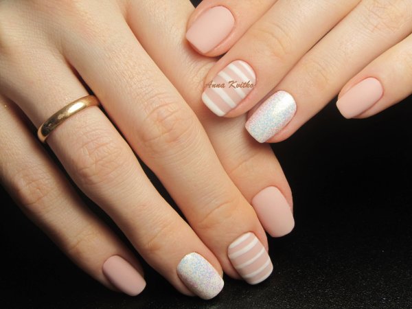 Ногти светлые