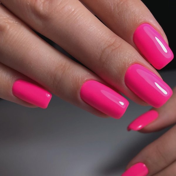 Маникюр 2022 rozoviy