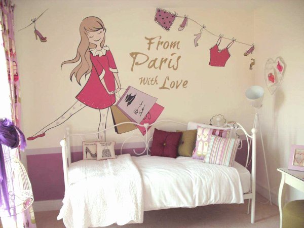 Разрисованные стены в комнате подростка