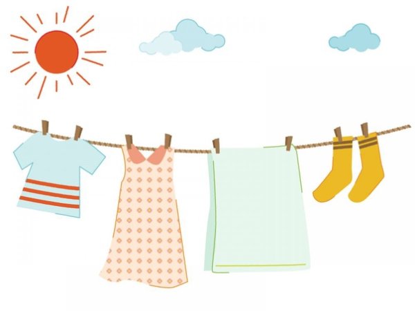 Детские вещи на веревке