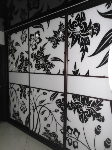 Шкаф купе с узорами