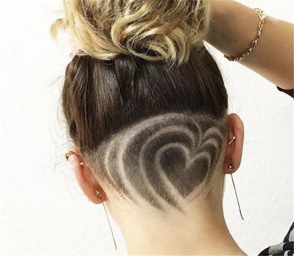 Градуированное каре на короткие волосы техника стрижки