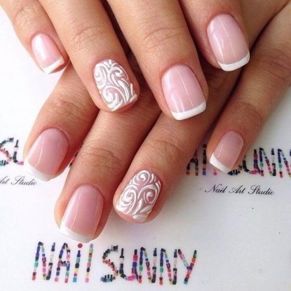 Френч на короткие ногти с узором