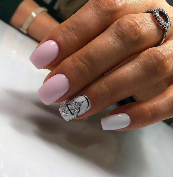 Белый маникюр на короткие квадратные ногти