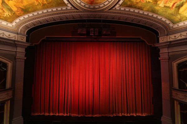 Занавес театра Вахтангова