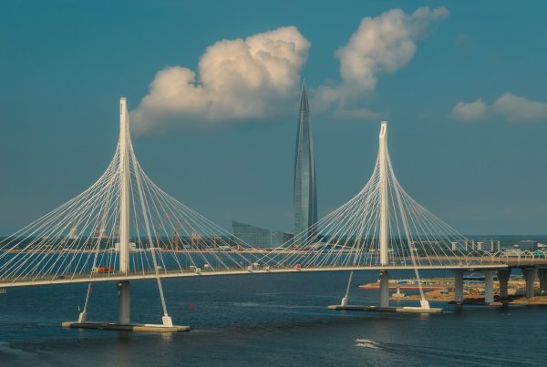 Большой Обуховский мост в Санкт-Петербурге