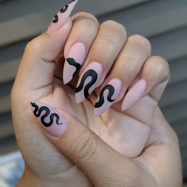 Зверюшки на ногтях