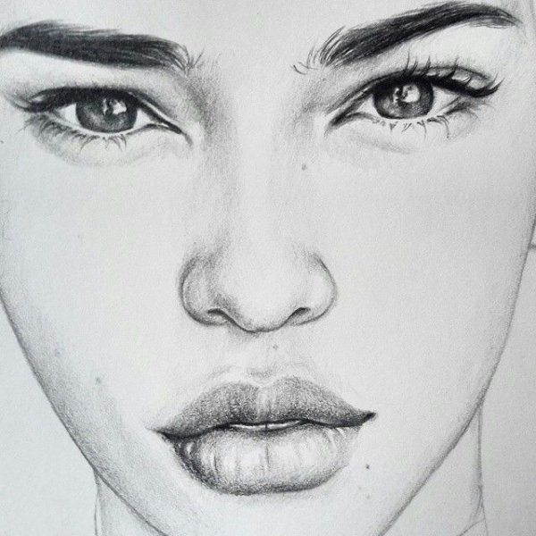 Лицо карандашом