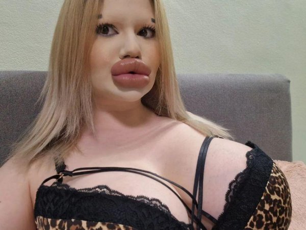 Шарж знаменитостей Анджелина Джоли