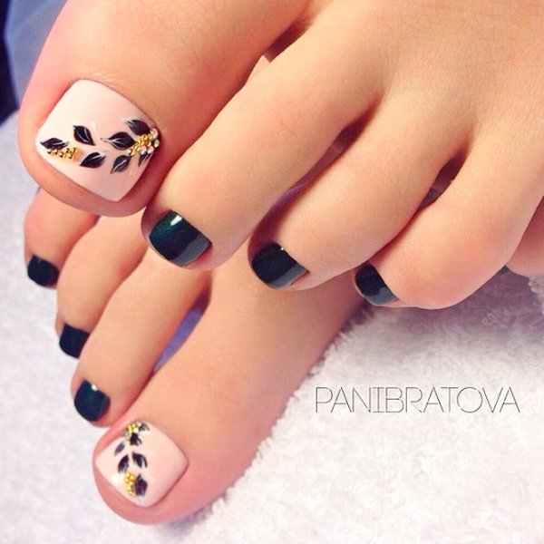Педикюр с рисунком