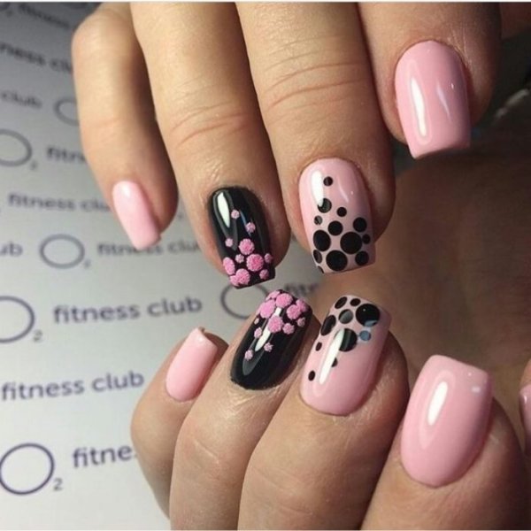 Бежевые ногти