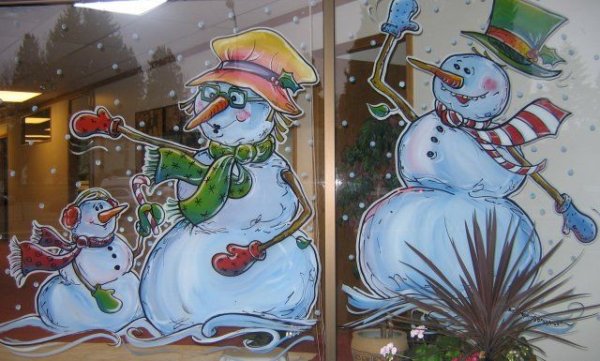Снеговик красками на стекле