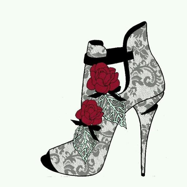 Туфли с узором на каблуке