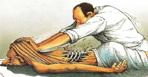 Уставший массажист