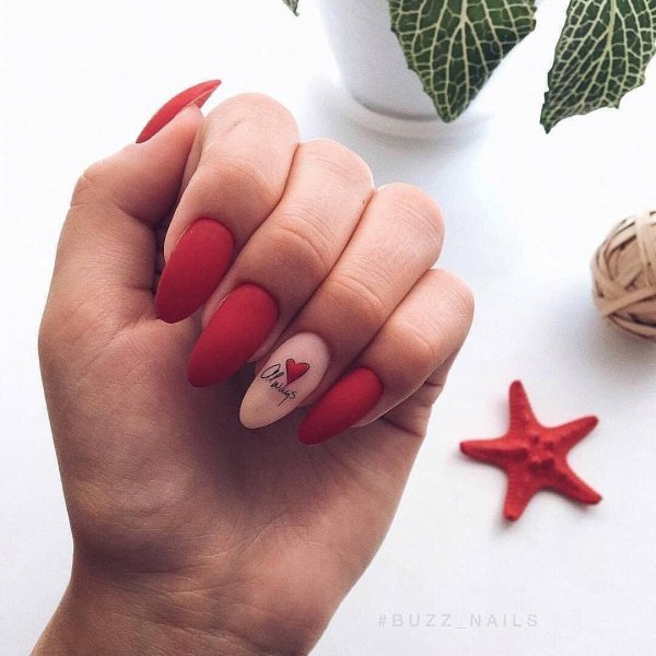 Педикюр красный с белым