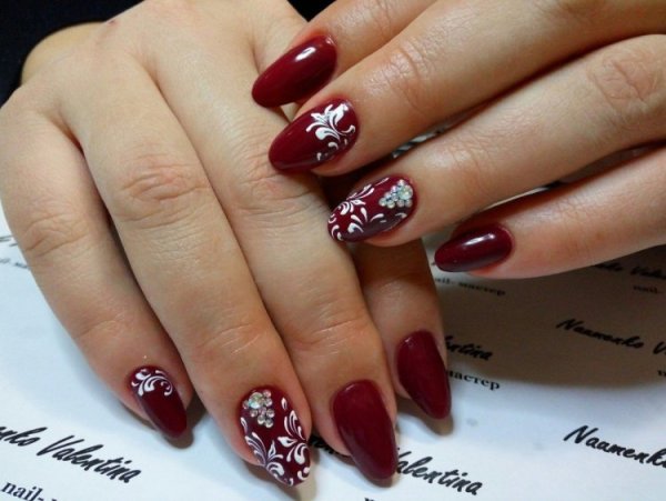 Педикюр со стразами