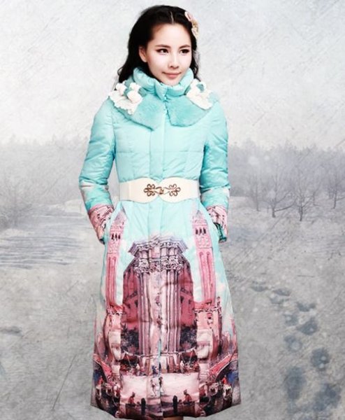 Зимнее пальто с принтом