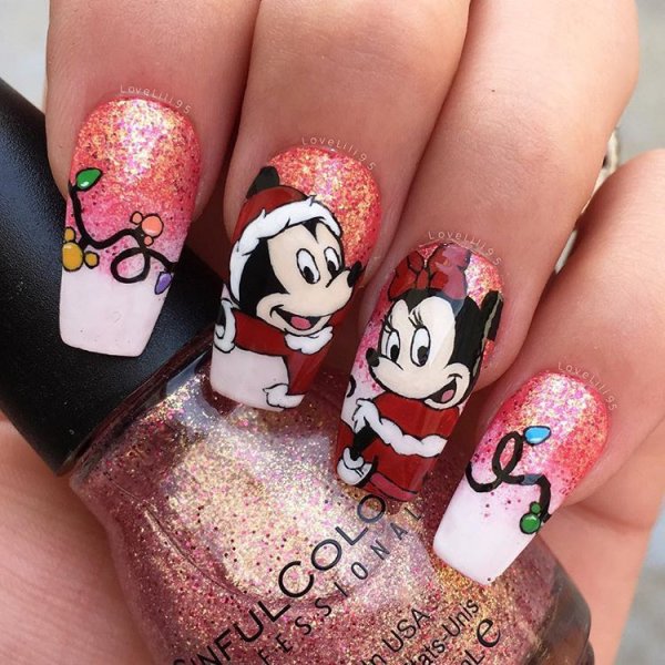 Ногти с микимаусами новогодние