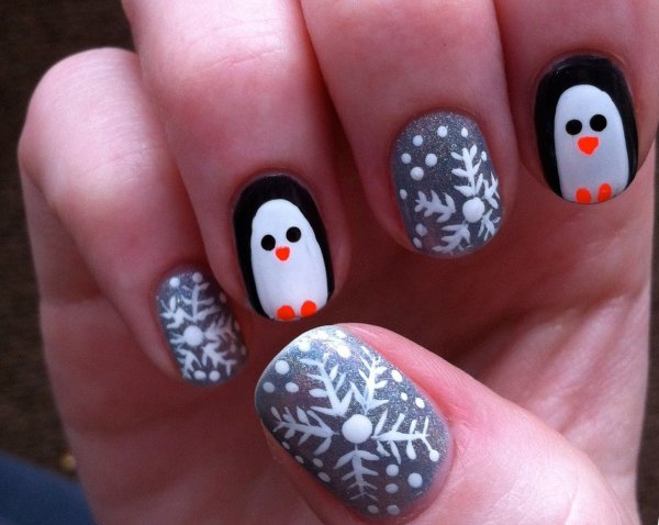 Маникюр на новый год легкий