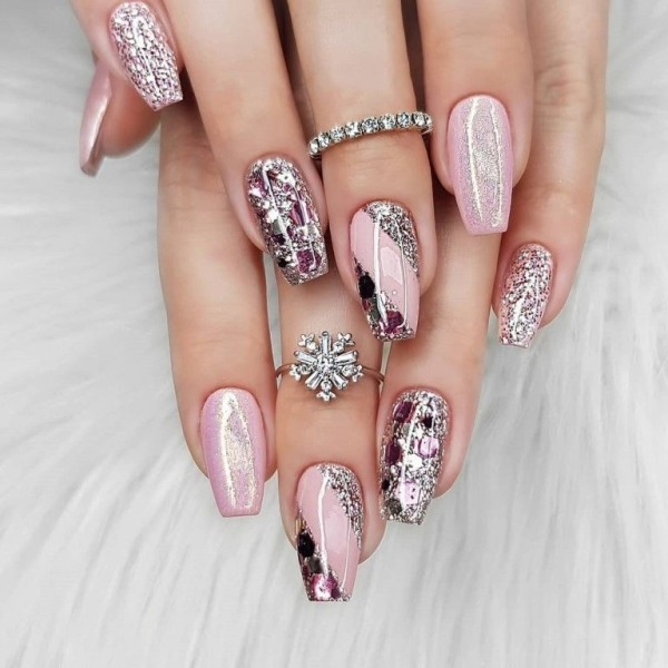 Наращивание ногтей с узорами