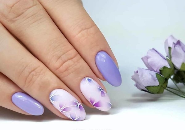 Маникюр кораллового цвета