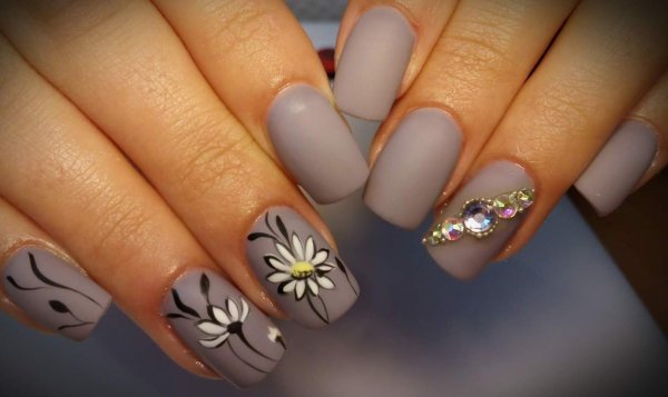 Узоры на ногтях