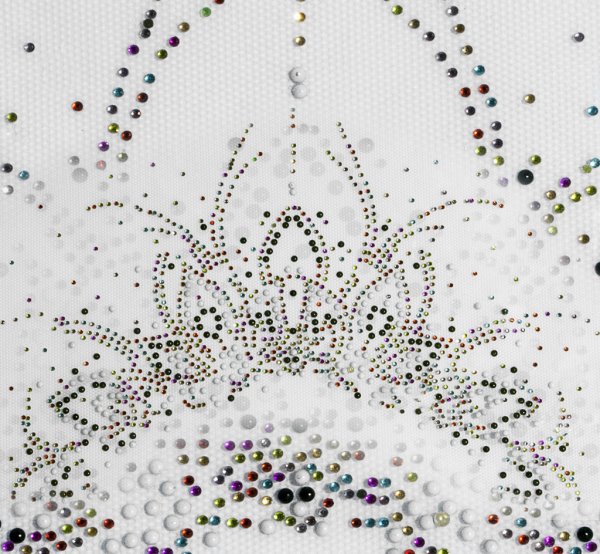 Вышивать стразами