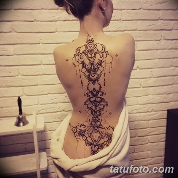 Мехенди на спине