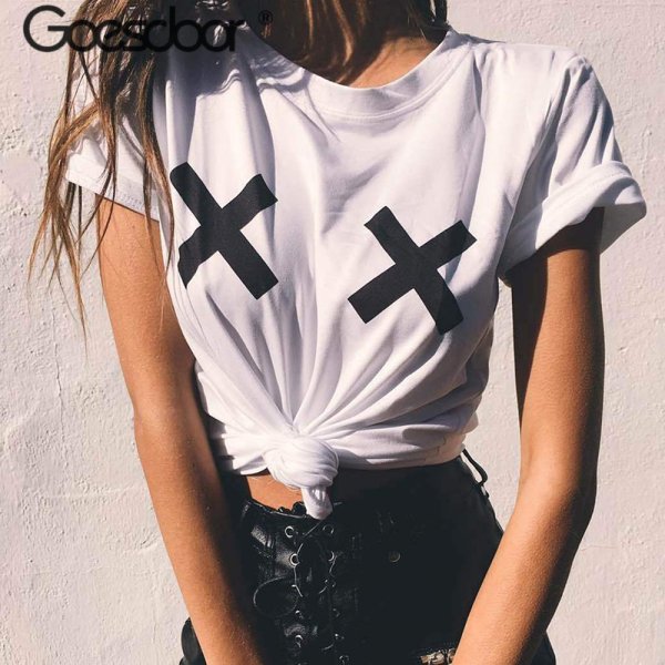 Девушка в майке