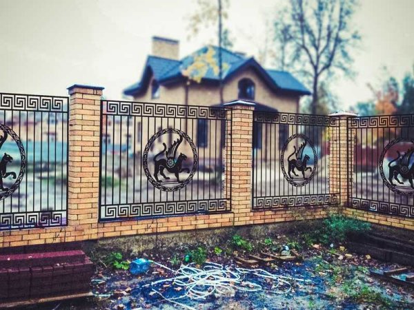 Красивый забор металл