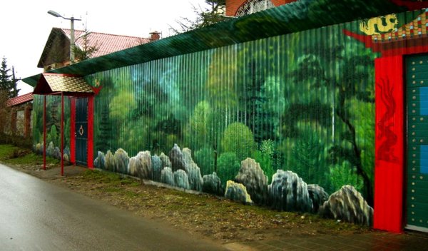 Украшение забора из профнастила