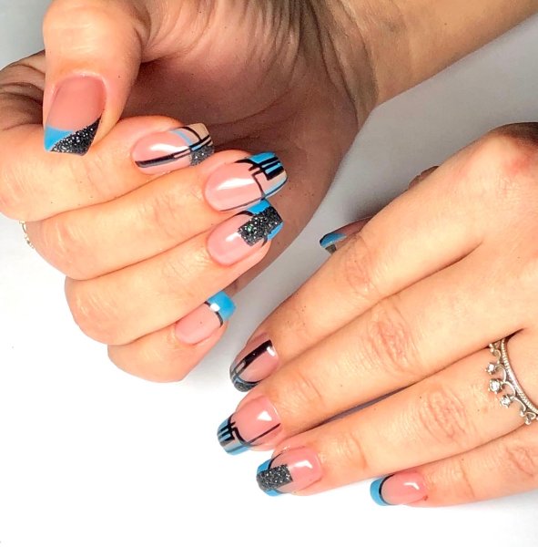 Французский маникюр 2021 модные