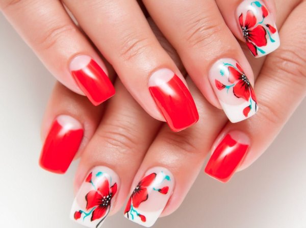 Ногти красные с рисунком